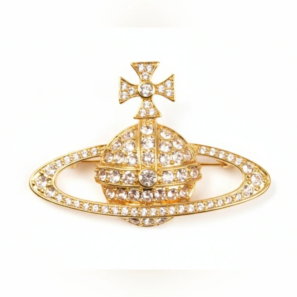 Vivienne Westwood Bas Relief Gold Brooch Brand New - Picture 1 of 10